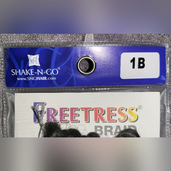 DEEP TWIST 14" 1B - FREETRESS SYNTHETIC HAIR CROCHET BRAID BULK - Picture 3 of 4